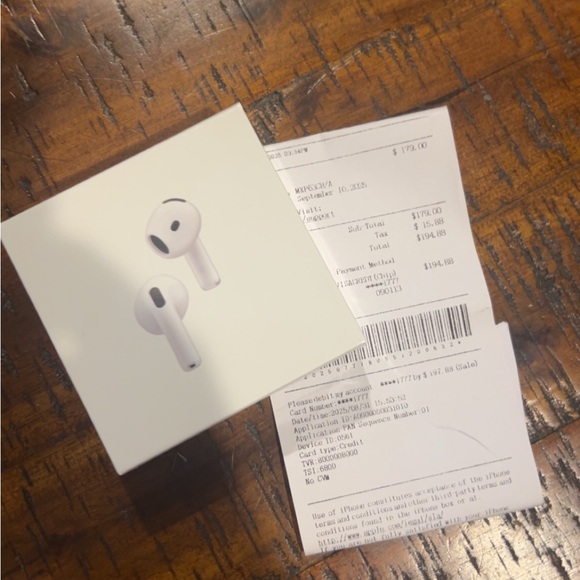 Apple AirPods with White Charging Case